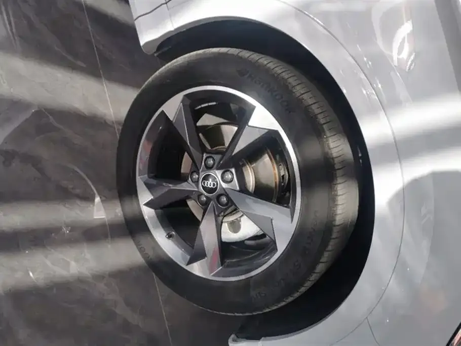 Audi Q3 2024 из CN, фото 6