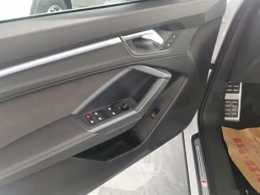 Audi Q3 2024 из CN, фото 7