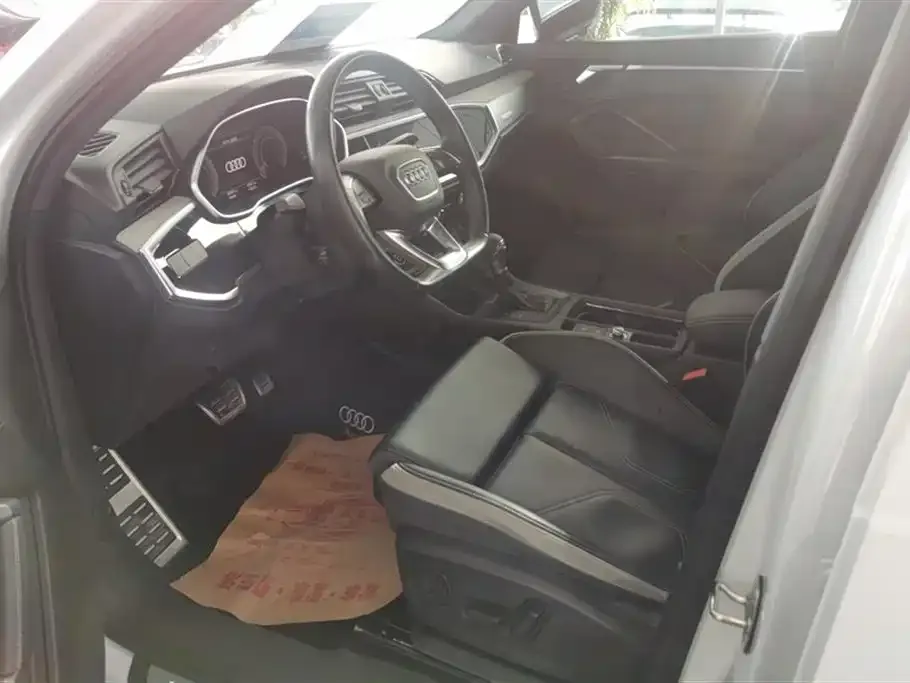 Audi Q3 2024 из CN, фото 9