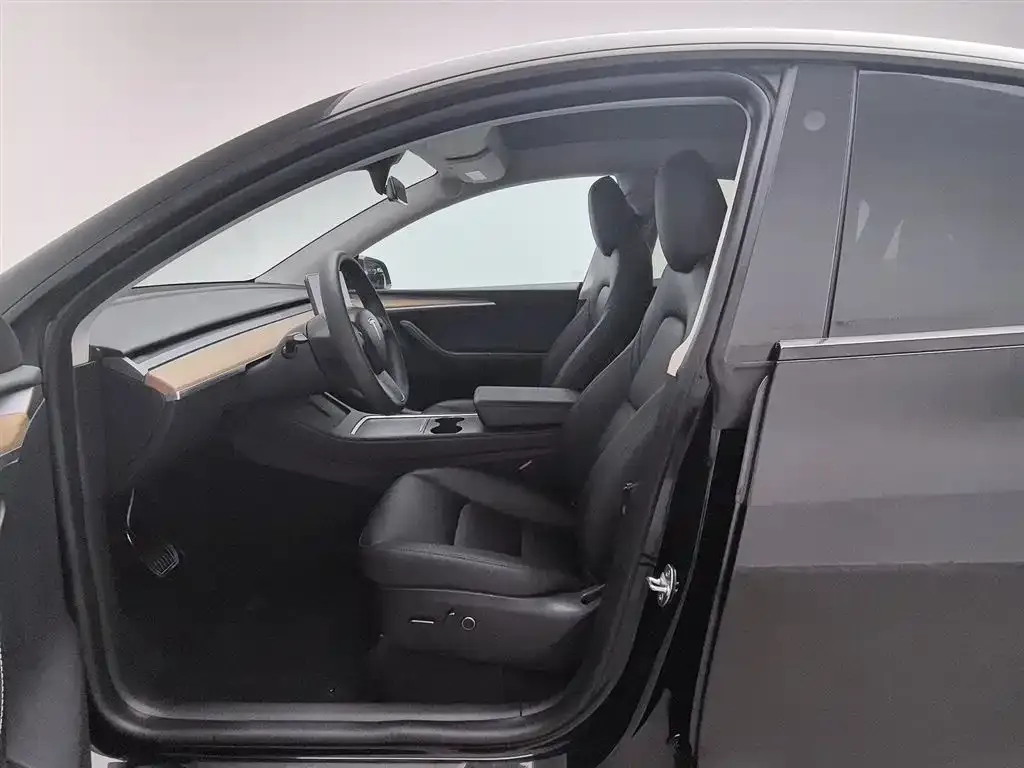 Tesla Model Y 2023 из CN, фото 10
