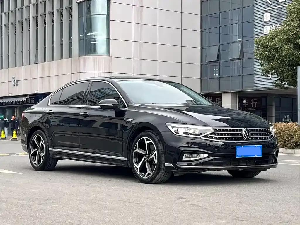 Volkswagen Magotan 2023 из CN, фото 3