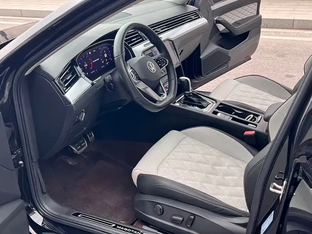 Volkswagen Magotan 2023 из CN, фото 4