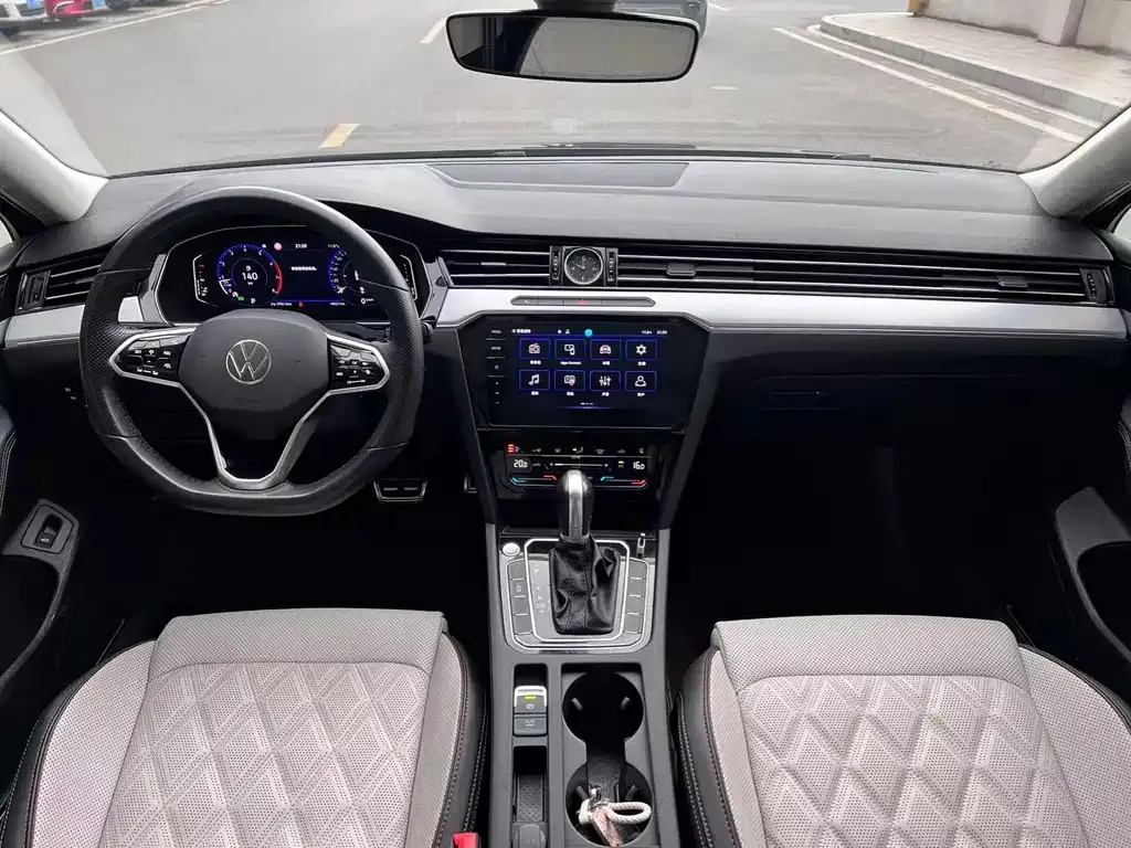 Volkswagen Magotan 2023 из CN, фото 5