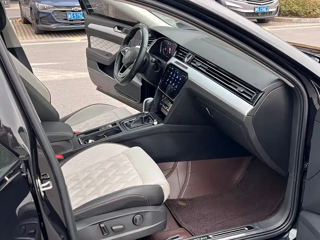 Volkswagen Magotan 2023 из CN, фото 6
