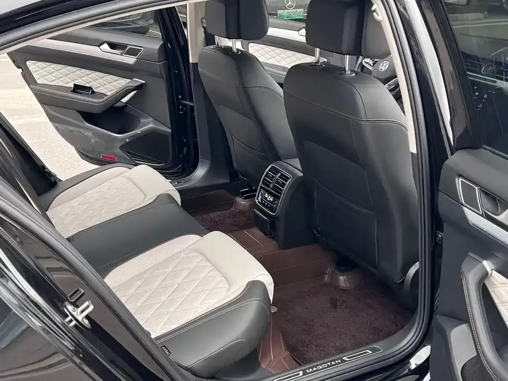 Volkswagen Magotan 2023 из CN, фото 7