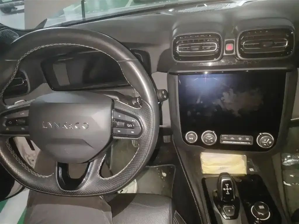Lynk & Co 02 Hatchback 2023 из CN, фото 10