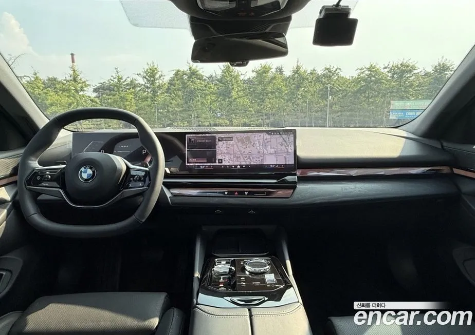 BMW 5-Series 2024 из KR, фото 4