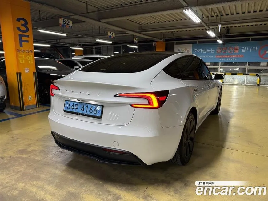 Tesla Model 3 2024 из KR, фото 5