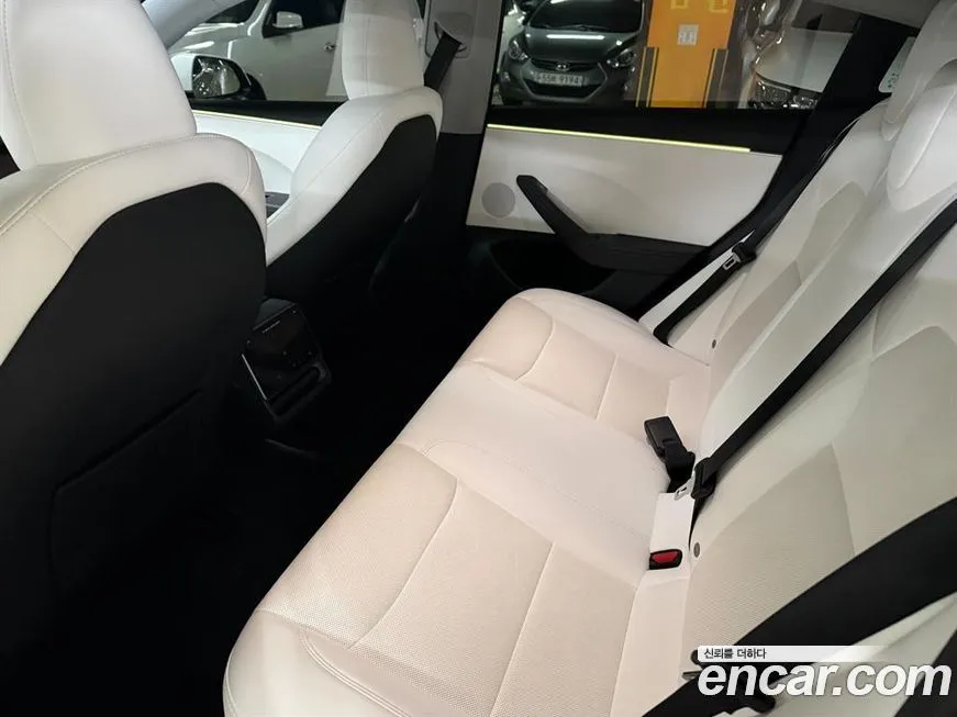 Tesla Model 3 2024 из KR, фото 8