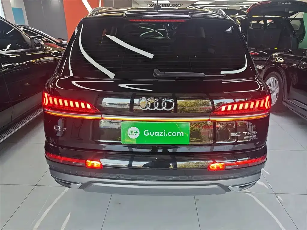 Audi Q7 2023 из CN, фото 6
