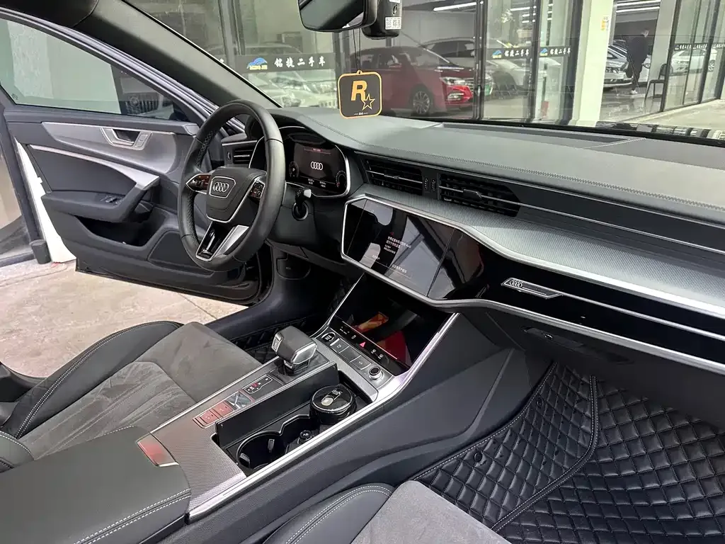 Audi A6L 2024 из CN, фото 8