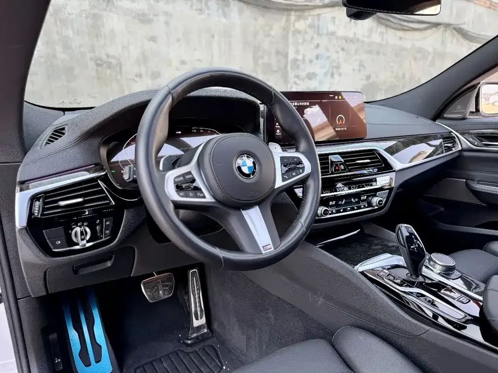 BMW 6 Series GT 2023 из CN, фото 10