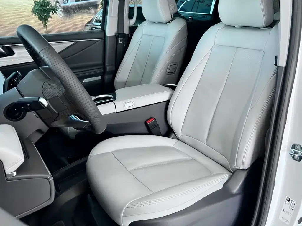 Buick GL8 2025 из CN, фото 6