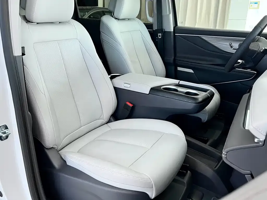 Buick GL8 2025 из CN, фото 8