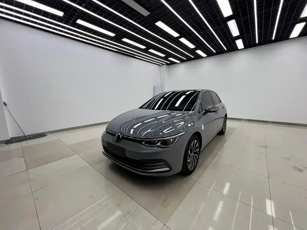 Volkswagen Golf 2023 из CN, фото 1
