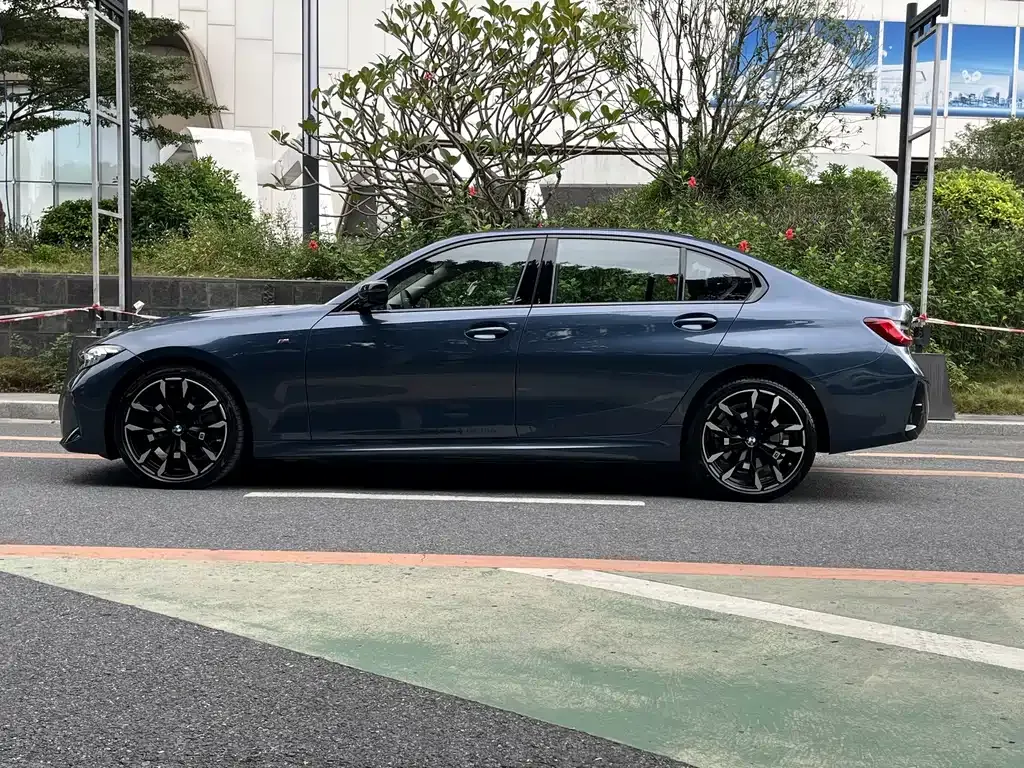 BMW 3 Series 2024 из CN, фото 8