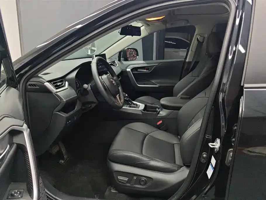 Toyota Wildlander 2022 из CN, фото 9