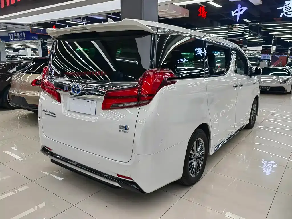 Toyota Alphard 2022 из CN, фото 8