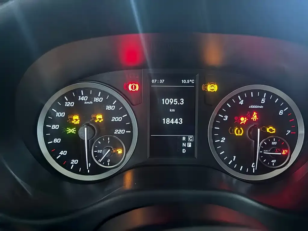Mercedes-Benz Vito 2023 из CN, фото 10