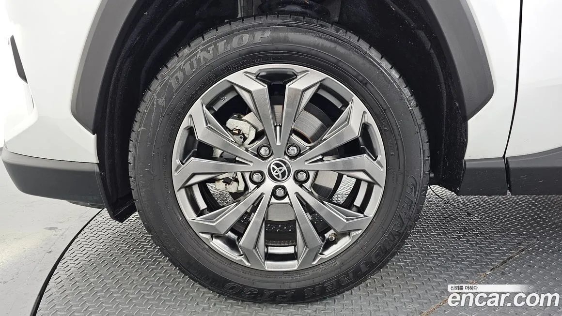 Toyota RAV4 2024 из KR, фото 5