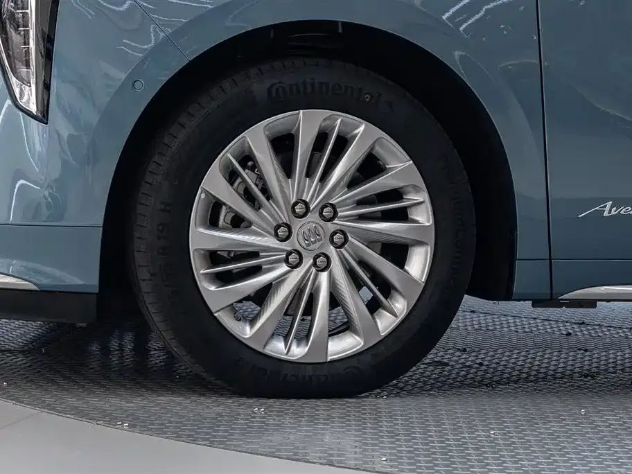 Buick Century 2024 из CN, фото 8