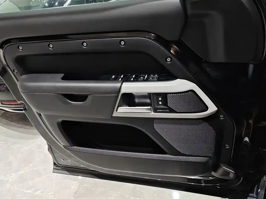 Land Rover Defender 2023 из CN, фото 7