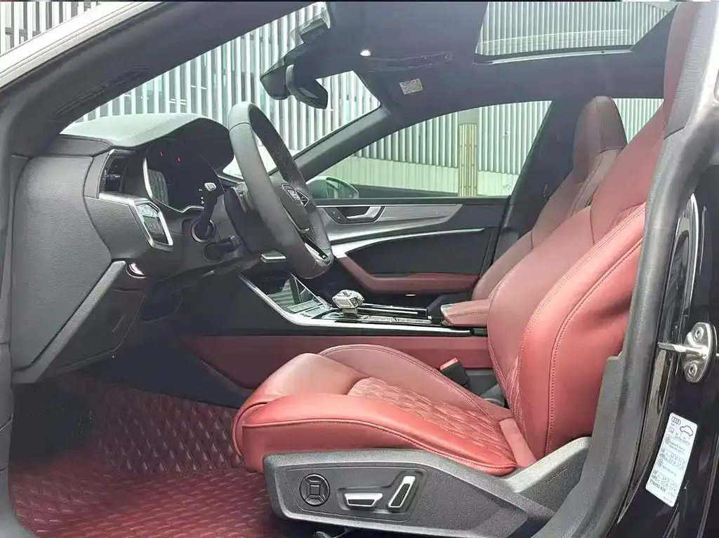 Audi A7L 2023 из CN, фото 8