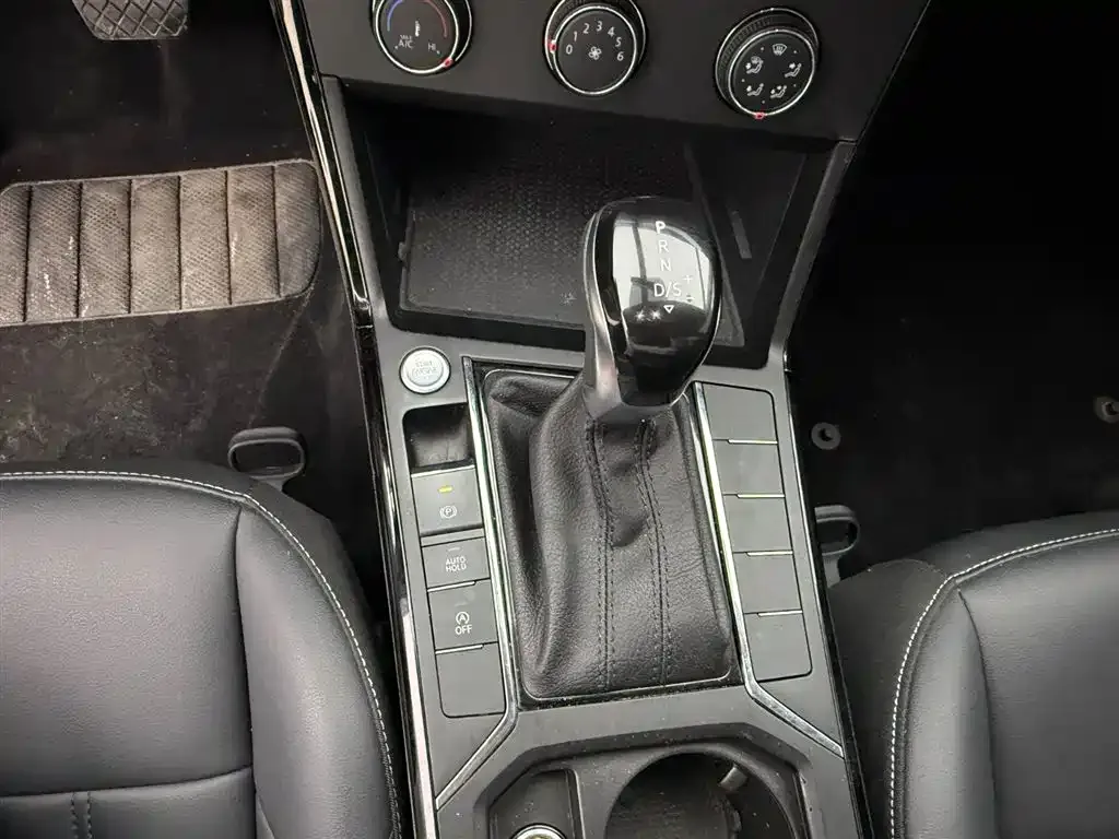 Volkswagen Passat 2022 из CN, фото 8