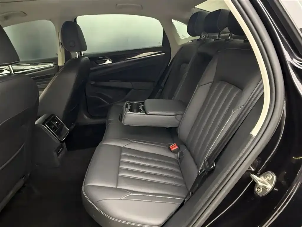 Volkswagen Passat 2022 из CN, фото 9
