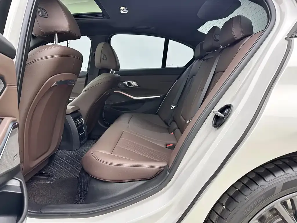 BMW 3 Series 2024 из CN, фото 7