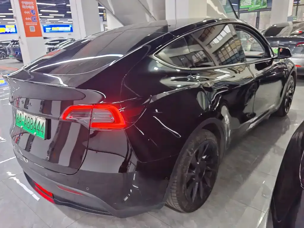 Tesla Model Y 2023 из CN, фото 8
