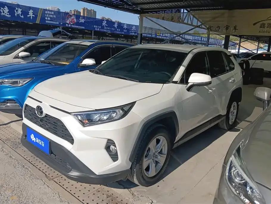 Toyota RAV4 2021 из CN, фото 1