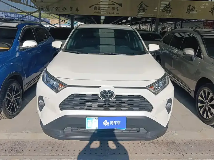 Toyota RAV4 2021 из CN, фото 2