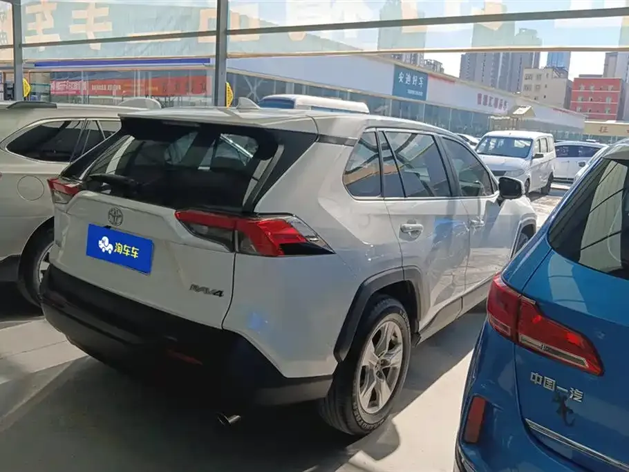 Toyota RAV4 2021 из CN, фото 3