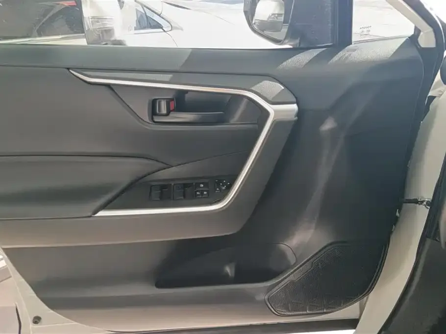 Toyota RAV4 2021 из CN, фото 7