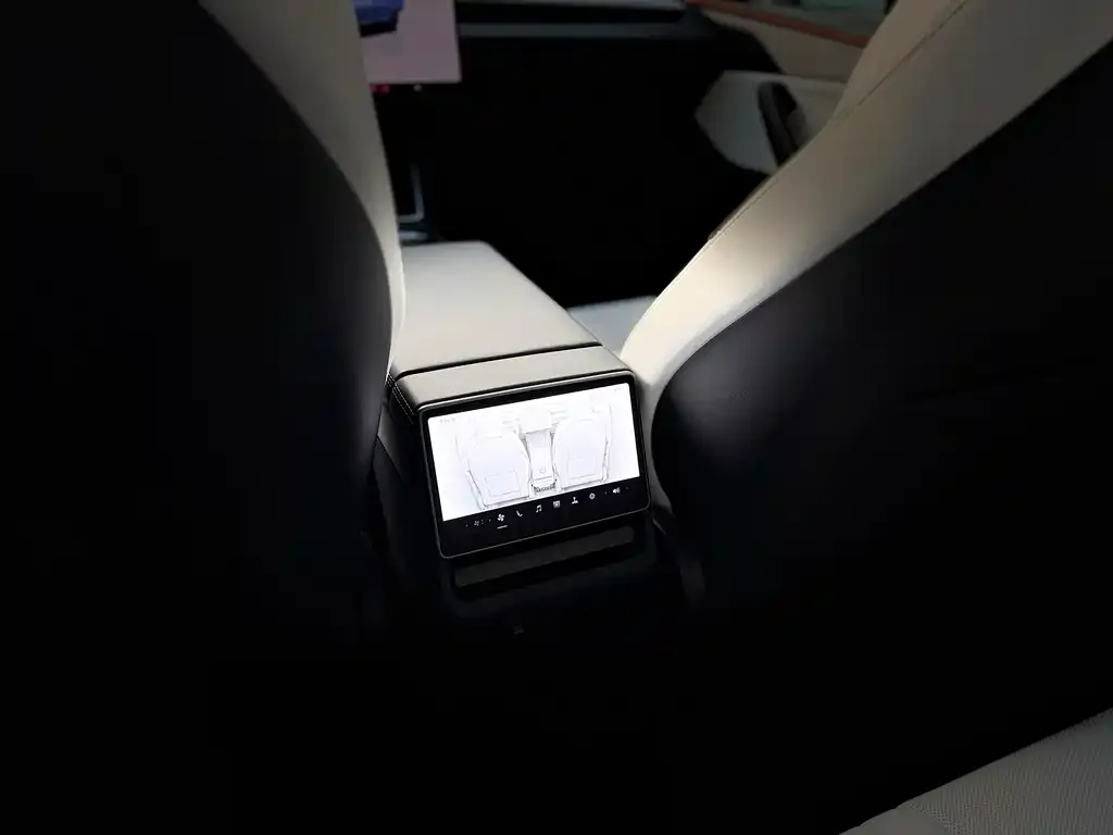 Tesla Model Y 2025 из CN, фото 8