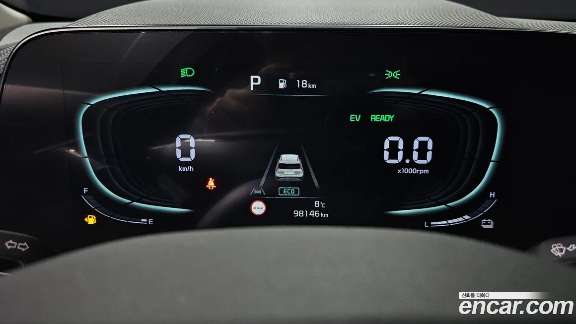 Kia Niro — фото 8