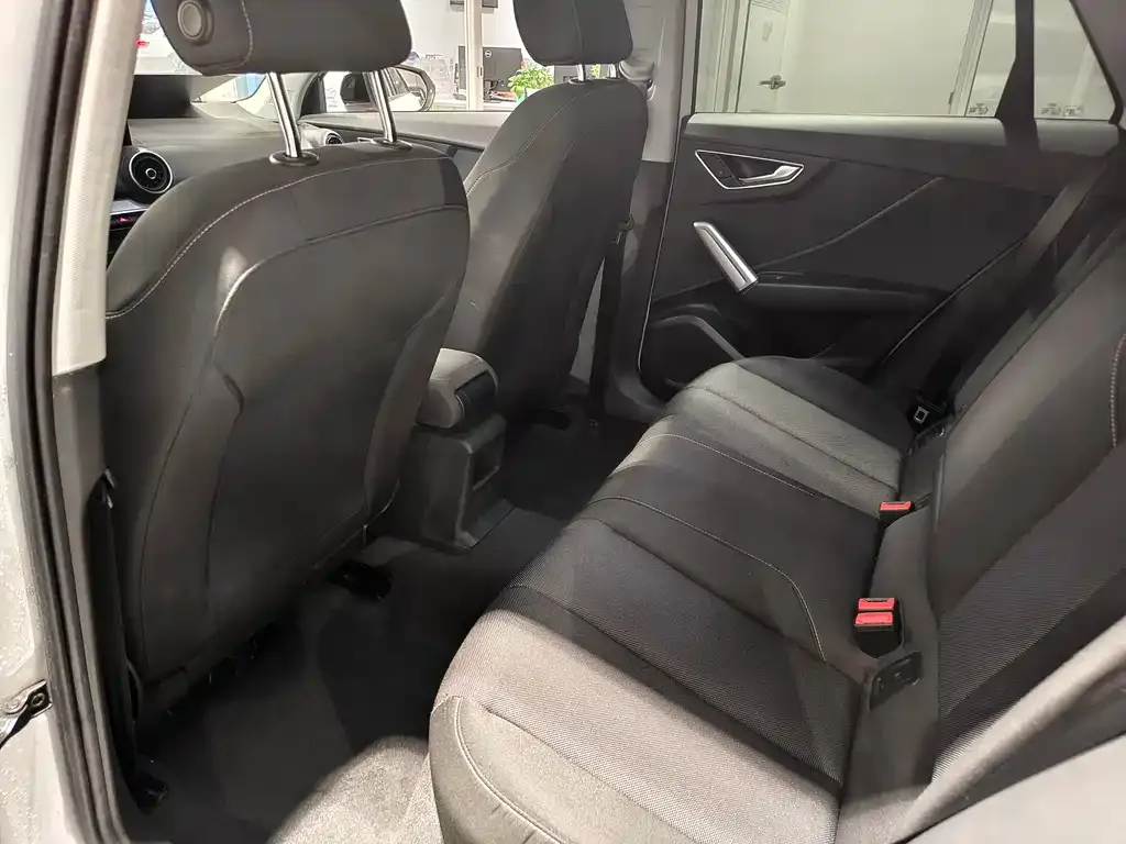 Audi Q2L 2021 из CN, фото 6
