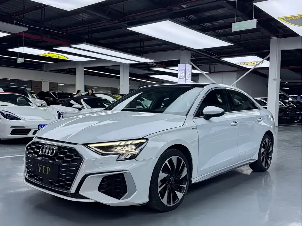 Audi A3 2023 из CN, фото 1