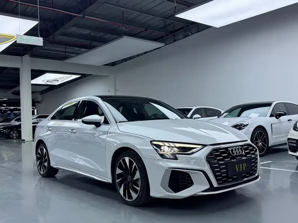 Audi A3 2023 из CN, фото 3