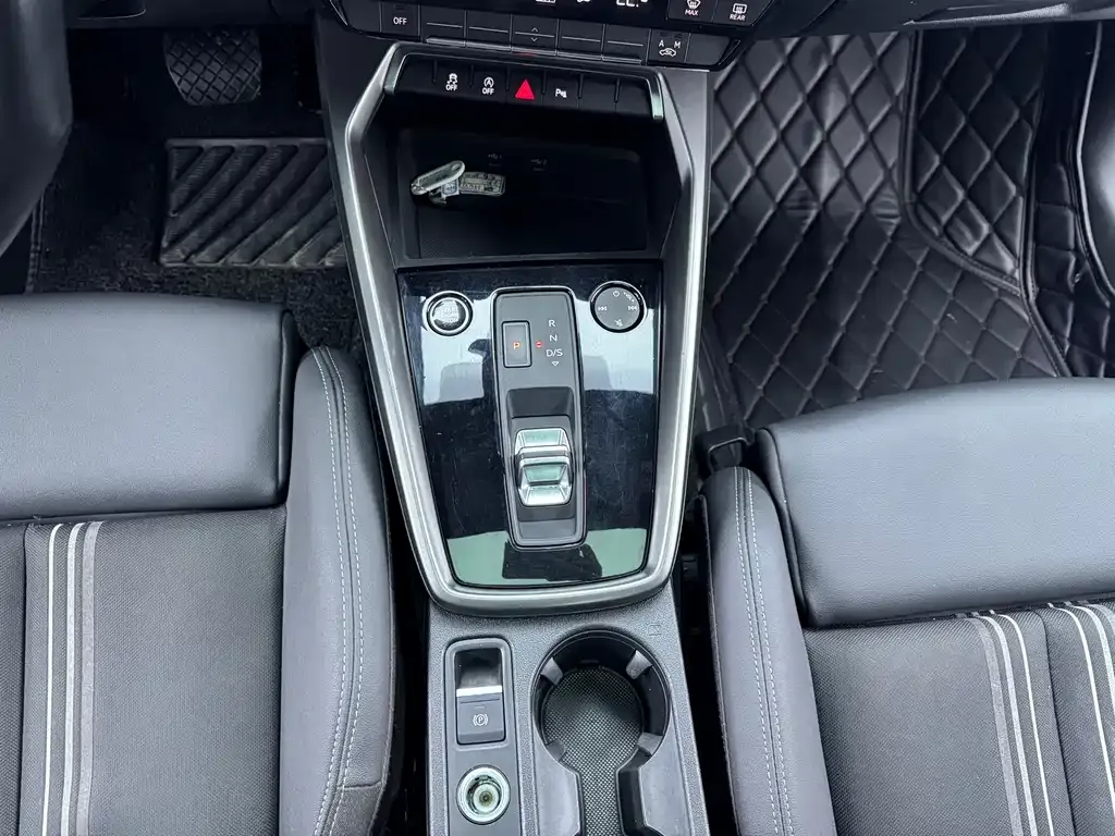 Audi A3 2023 из CN, фото 9