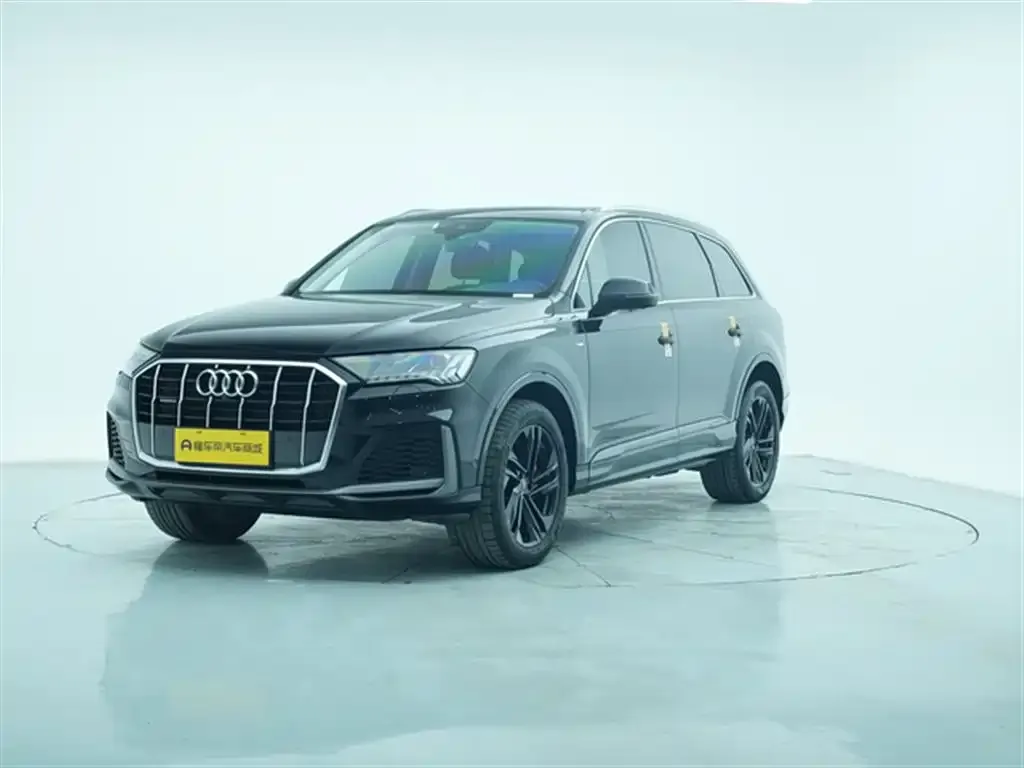 Audi Q7 2021 из CN, фото 2