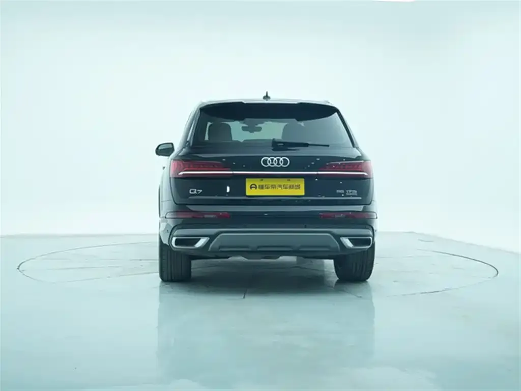 Audi Q7 2021 из CN, фото 7