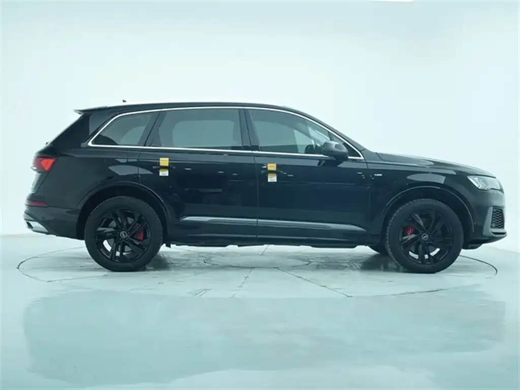 Audi Q7 2021 из CN, фото 9