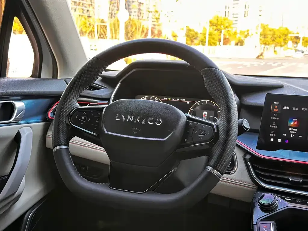 Lynk & Co 06 2022 из CN, фото 7
