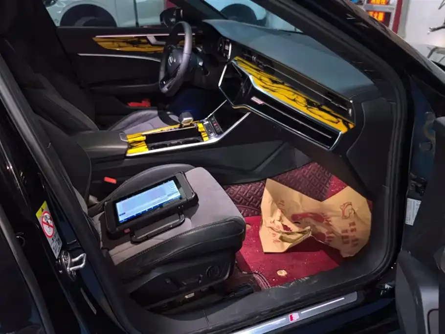 Audi A6L 2021 из CN, фото 8
