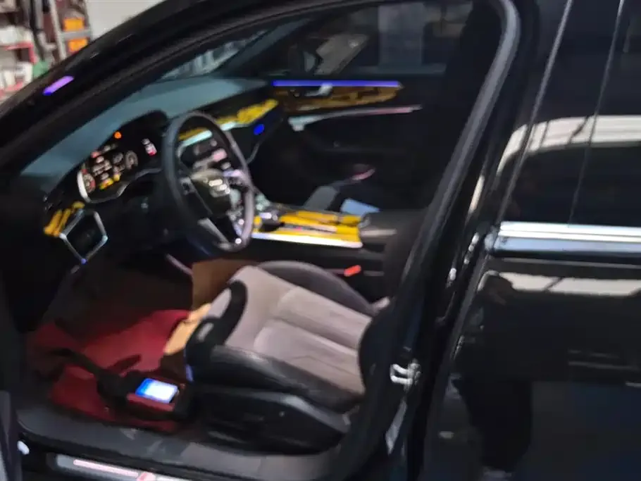 Audi A6L 2021 из CN, фото 9