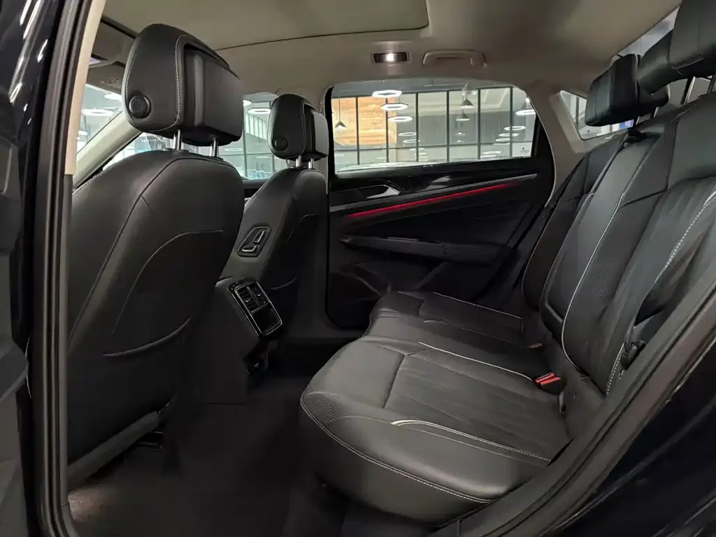 Volkswagen Passat 2022 из CN, фото 3