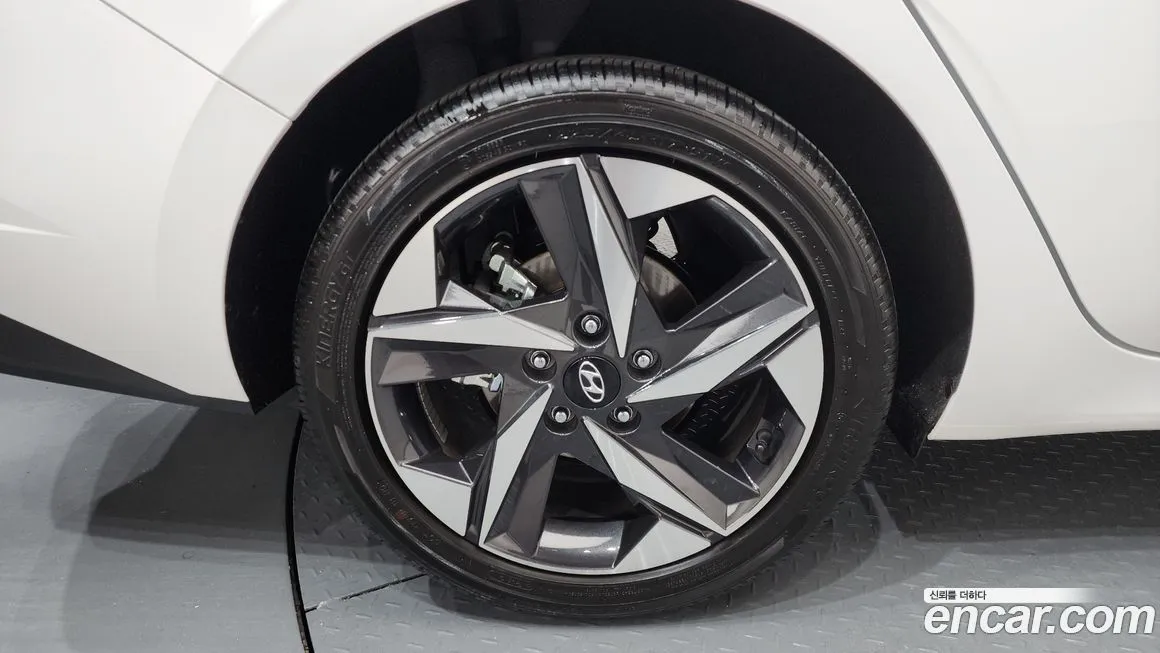 Hyundai AVANTE 2023 из KR, фото 5