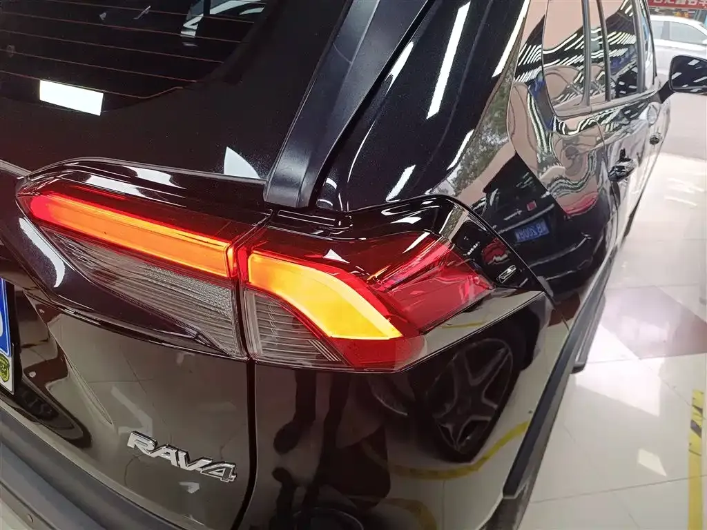 Toyota RAV4 2024 из CN, фото 8